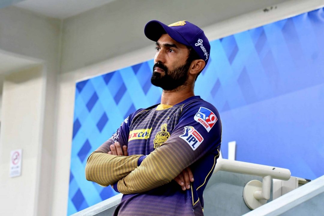 IPL 2020: It Just Shows The Mindset - Former KKR Skipper Gautam Gambhir Slams Dinesh Karthik For Leaving Captaincy Midway IPL 2020: It Just Shows The Mindset - Former KKR Skipper Gautam Gambhir Slams Dinesh Karthik For Leaving Captaincy Midway
