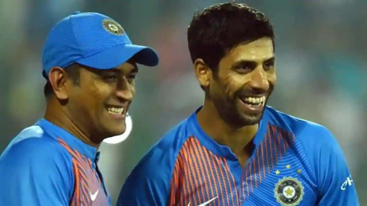 MS Dhoni & Ashish Nehra