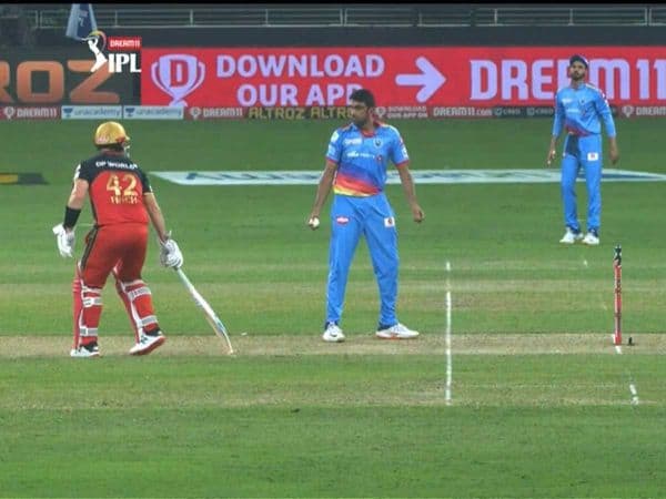 IPL 2020: R Ashwin's Mankading Again Become a Topic of Discussion IPL 2020: R Ashwin's Mankading Again Become a Topic of Discussion