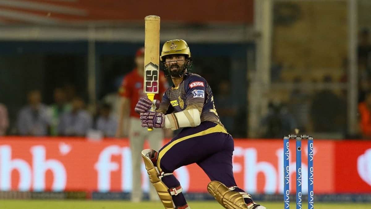 IPL 2020: ‘He Pulled Off a Dhoni, Did What MS Has Been Doing to Other Teams,’ Ajay Jadeja Impressed with Dinesh Karthik’s Strategy