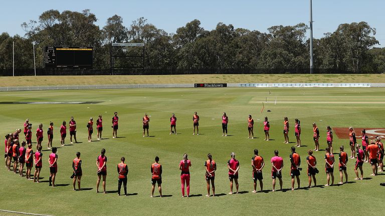 IND vs AUS: Australia Cricketers To Make 'Barefoot Circle' as Anti-Racism Statement Ahead of 1st ODI