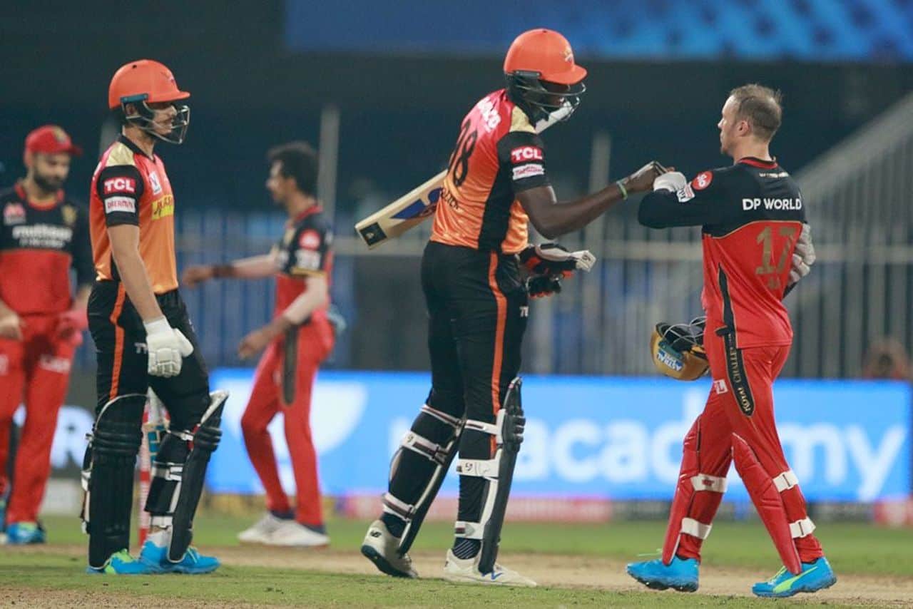 IPL 2020 – RCB vs SRH Highlights & Analysis: SunRisers Hyderabad Defeated Royal Challengers Bangalore By 5 Wickets, SRH's Chances to Playoffs Remains Intact