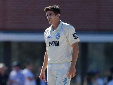 Another Injury Scare For Australia as Sean Abbott Goes Off The Field Due to Calf Tightness