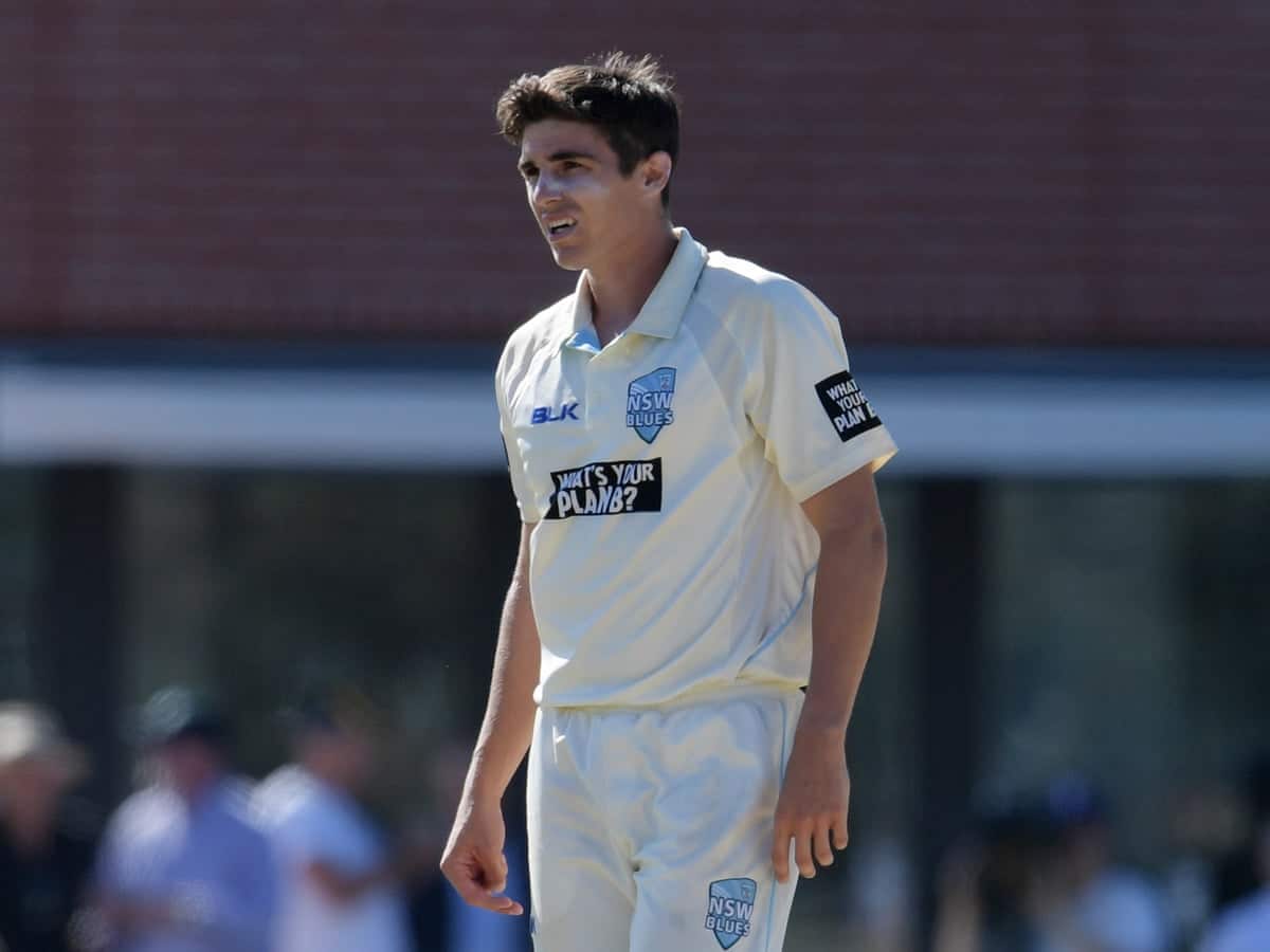 Another Injury Scare For Australia as Sean Abbott Goes Off The Field Due to Calf Tightness Another Injury Scare For Australia as Sean Abbott Goes Off The Field Due to Calf Tightness