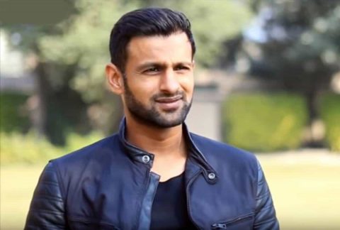 Watch: Pakistan Cricketer Shoaib Malik's Sports Car Crashes Into Truck in Lahore