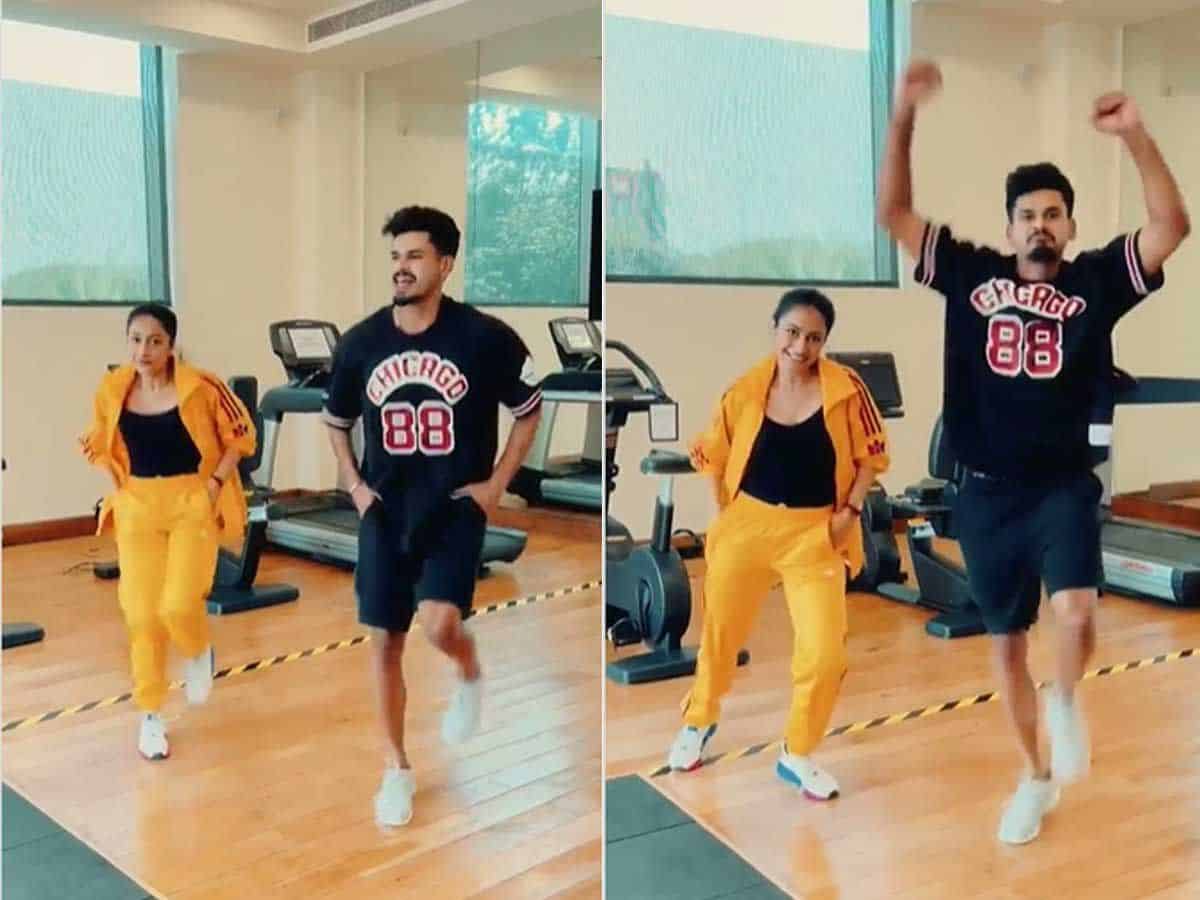 Watch Video: Shreyas Iyer Shakes a Leg With Yuzvendra Chahal's Wife, Dhanashree Verma Watch Video: Shreyas Iyer Shakes a Leg With Yuzvendra Chahal's Wife, Dhanashree Verma