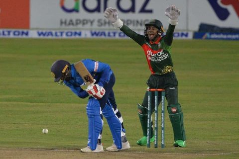 ‘Push Him To The Ground If He Comes In Your Way’ – Mushfiqur Rahim Caught On Stump-Mic