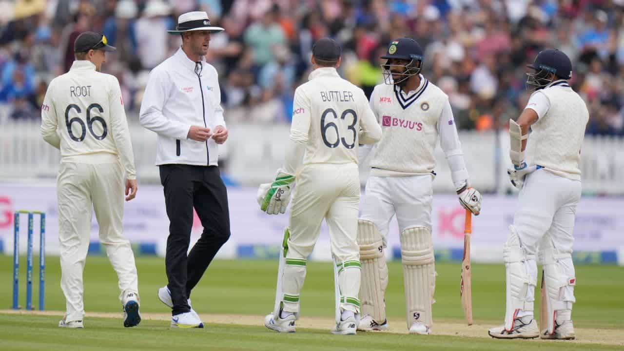 Jasprit Bumrah in Conversation With Jos Buttler & Umpires