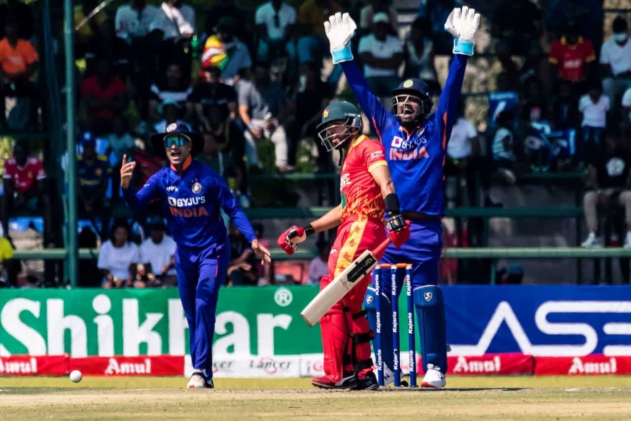 Sanju Samson & Shikhar Dhawan appeal for the wicket of Zimbabwe's Sikandar Raza during the 2nd ODI
