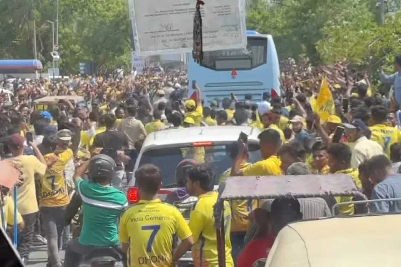 CSK Bus Stuck in Traffic