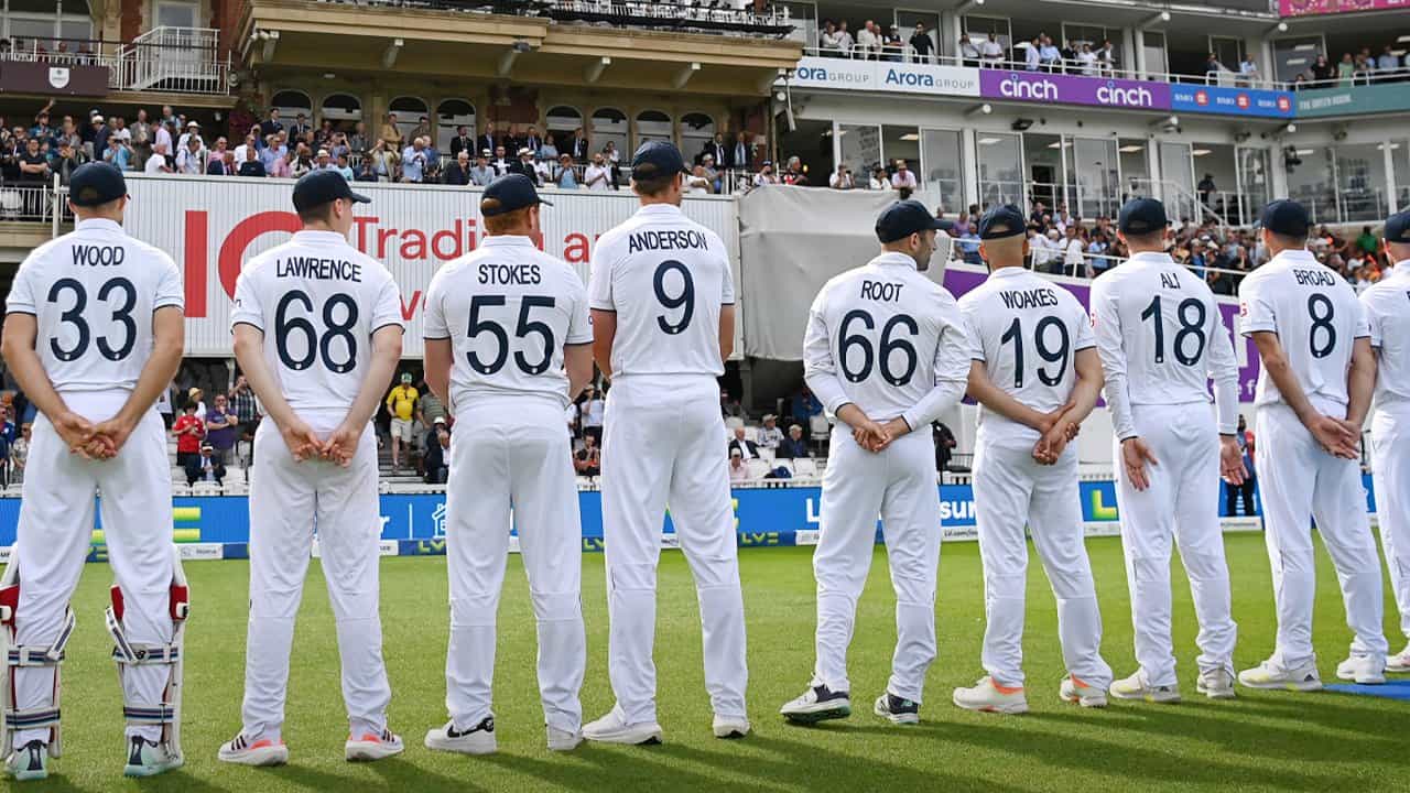 England Players Swap Jerseys for a ‘Special Cause’