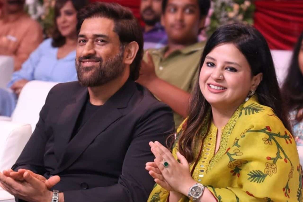 “He’s Not Camera Shy…” - Wife Sakshi Opens Up About MS Dhoni's Entry into Films MS Dhoni and Sakshi Dhoni