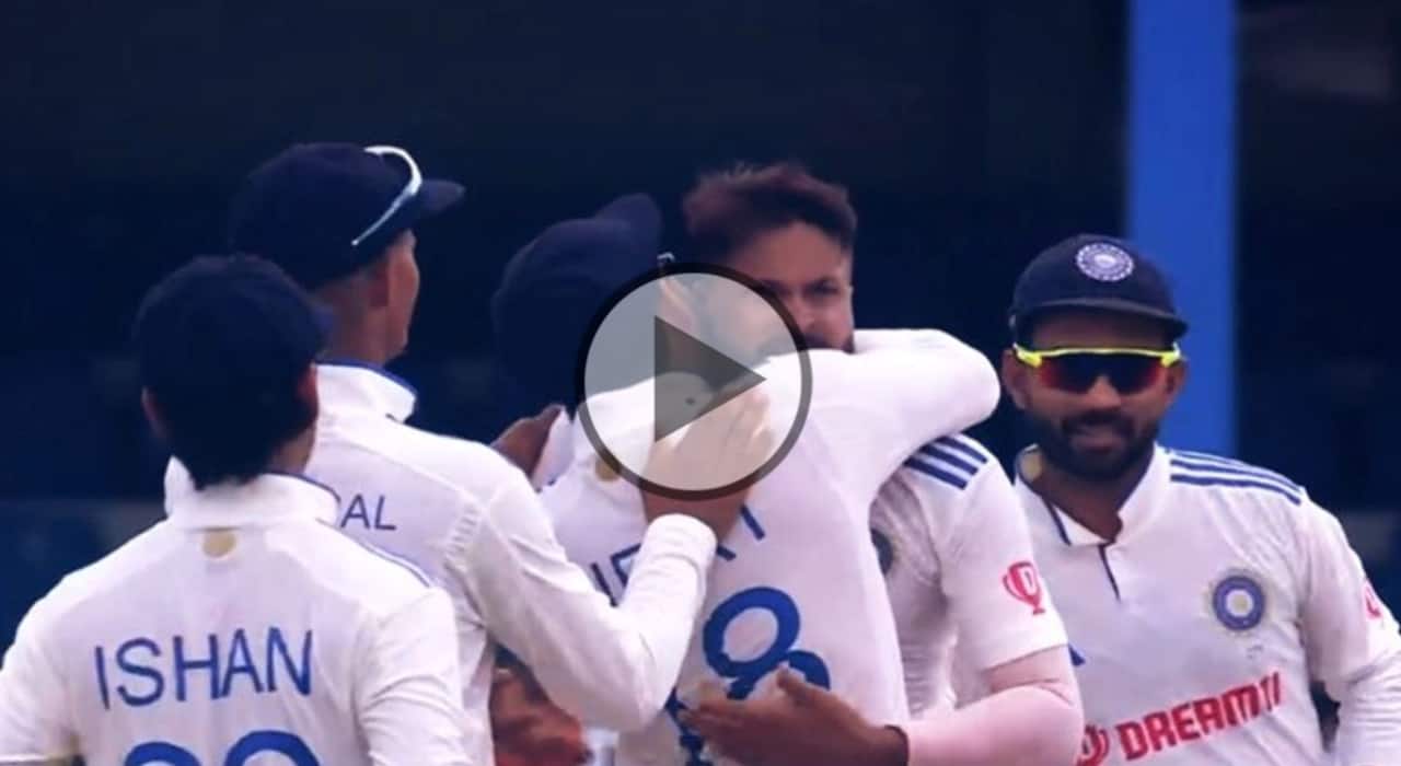 IND vs WI: Virat Kohli's Heartfelt Gesture Leaves an Indelible Mark on Mukesh Kumar's Test Debut - Watch Video Mukesh Kumar & Virat Kohli Celebration