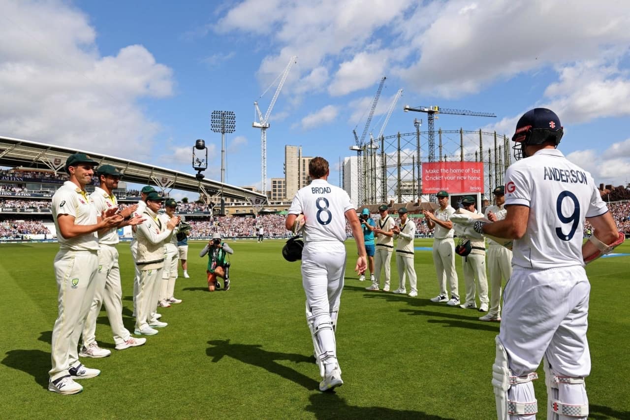 Stuart Broad Honoured with Guard of Honour by Australian Team