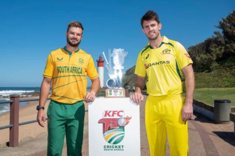 Aiden Markram and Mitchell Marsh poses with Trophy
