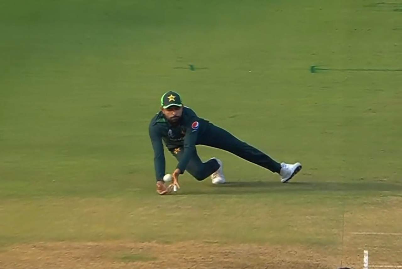 Babar Azam dropped Steve Smith Catch