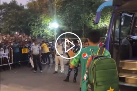 Huge Crowd Gathers Outside Kolkata Hotel to Catch a Glimpse of Babar Azam