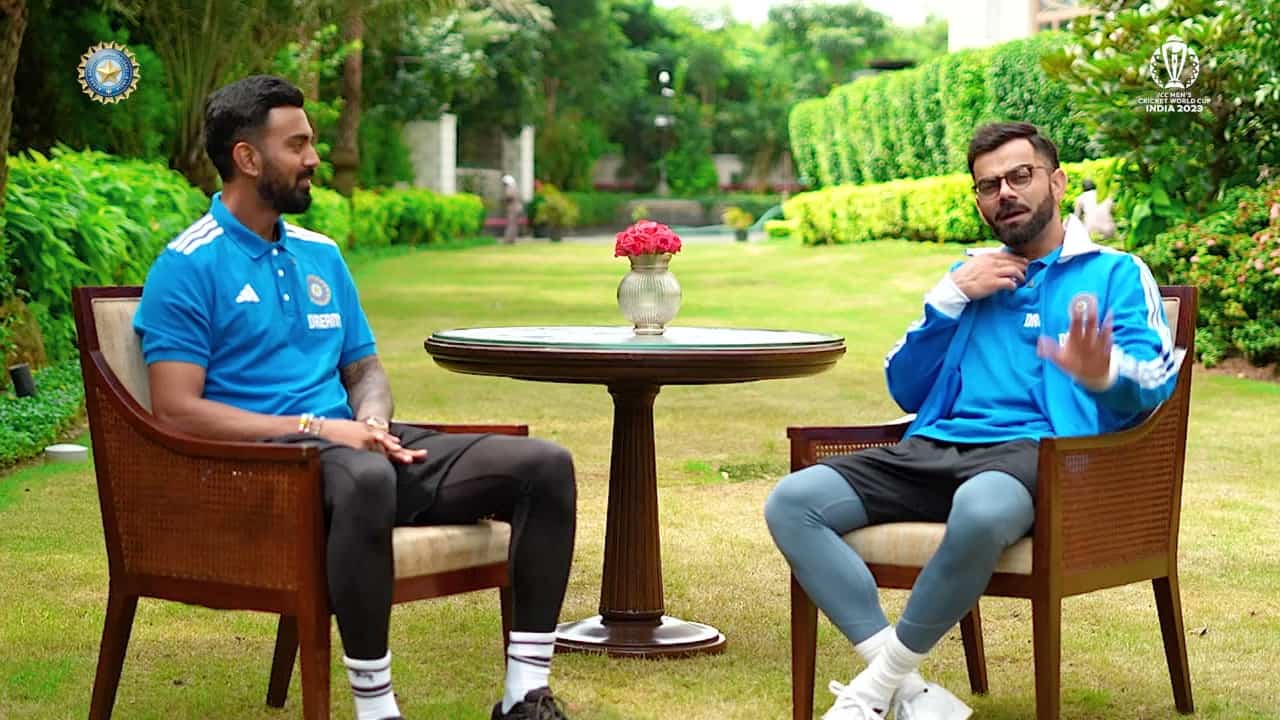 KL Rahul in conversation with Virat Kohli