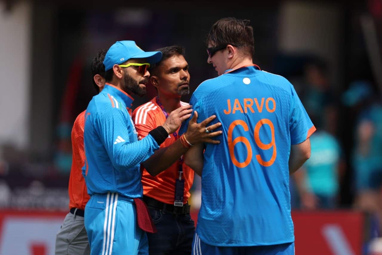 Virat Kohli Talk to Pitch Invader Jarvo during IND vs AUS ICC Cricket World Cup 2023 Match