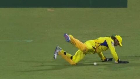 MS Dhoni Shows Outstanding Reflexes to Save Boundary in CSK vs RCB