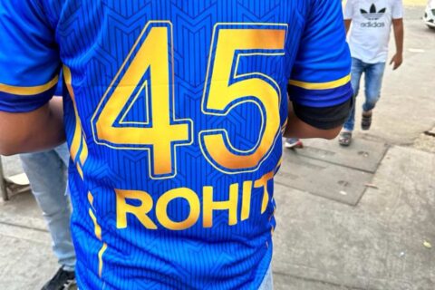 IPL 2024: Wankhede Stadium Jersey Vendors Refuse Hardik Pandya Jerseys, Sell Only Rohit Sharma Ahead of MI vs RR Match
