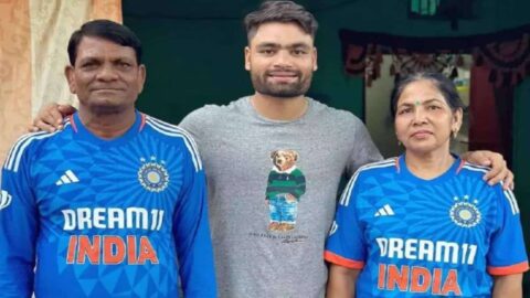 Rinku SIngh With his Father and Mother