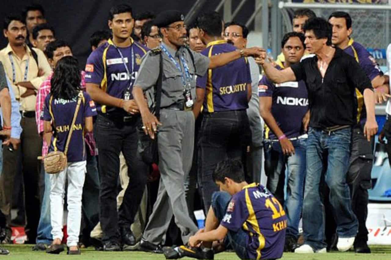 Shahrukh Khan Involved In Ugly Fight With Security Personnel At Wankhede Stadium