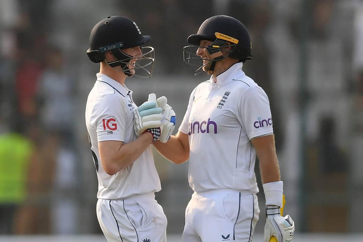 Harry Brook and Joe Root during 1st Test between England and Pakistan