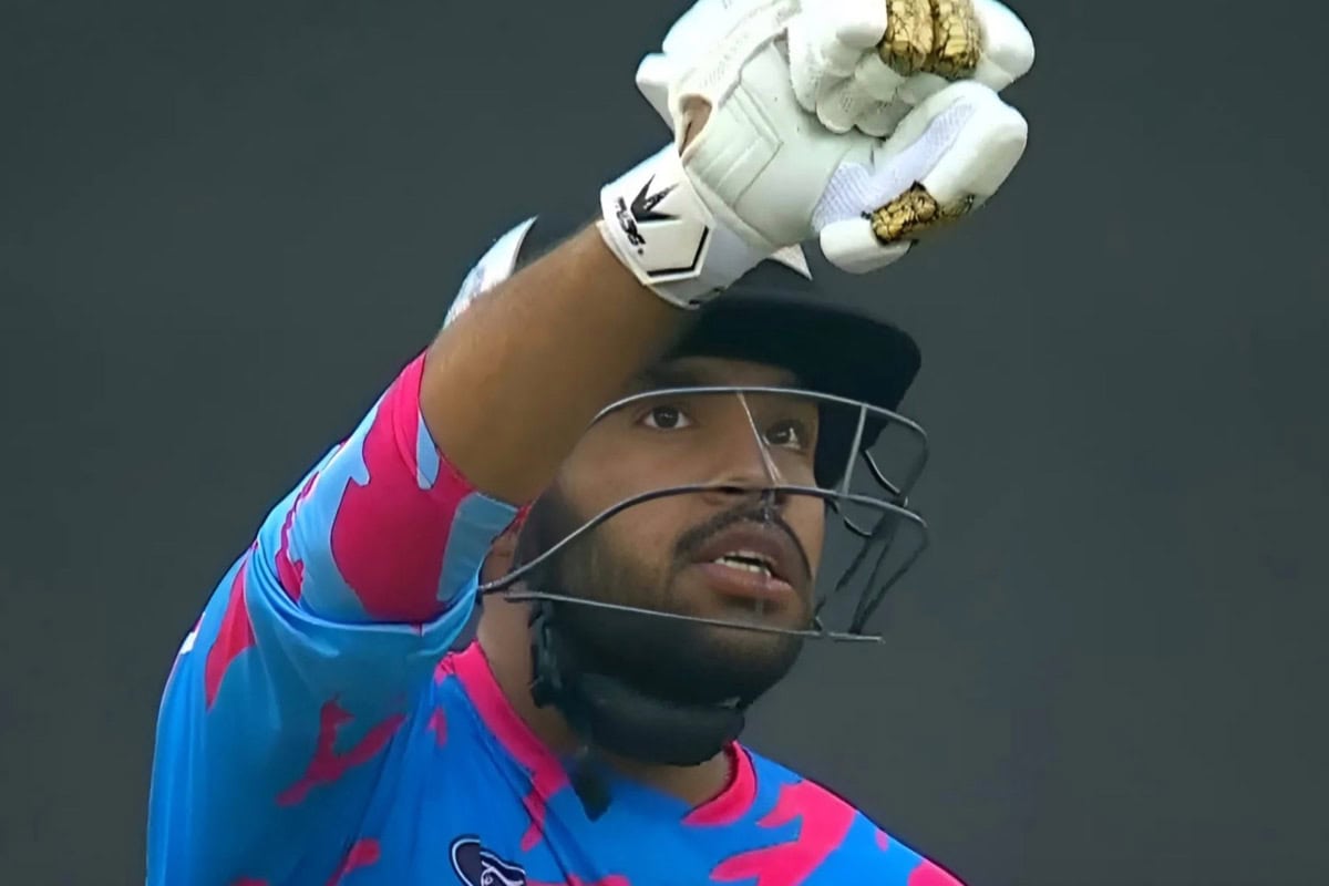 Usman Khan celebrating his century in BPL 2024-25