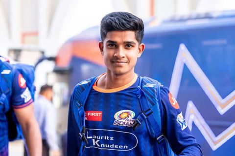 IPL 2025: Blow to Mumbai Indians’ Playoff Hopes! Star Spinner Out Injured