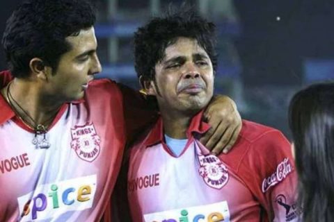 Leaked After 18 Years! Raw Footage Of Harbhajan Slapping Sreesanth Shatters The Internet