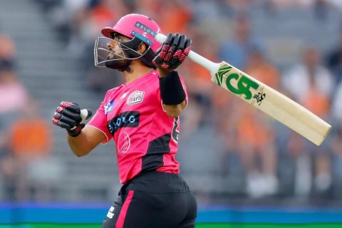 BBL 2025-26: Scorchers Spoil Babar Azam’s Debut with Clinical Win Against Sixers